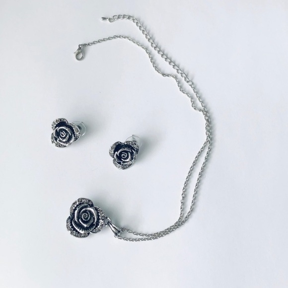 Vintage 80s Rose Floral Silver Tone Studded Jewelry Earrings Necklace Set - Picture 2 of 5